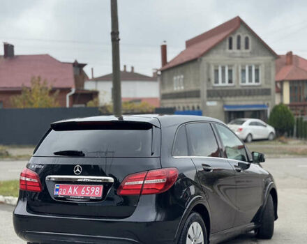 Черный Мерседес Б-класс, объемом двигателя 0 л и пробегом 99 тыс. км за 10500 $, фото 10 на Automoto.ua