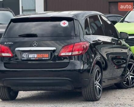 Мерседес Б-класс 2017 в Харькове на Automoto.ua Черный Мерседес Б-класс, объемом двигателя 0 л и пробегом 88 тыс. км за 13500 $, фото 9 на Automoto.ua