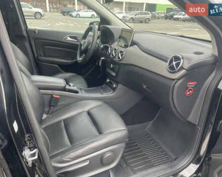 Черный Мерседес Б-класс, объемом двигателя 2.14 л и пробегом 251 тыс. км за 13500 $, фото 22 на Automoto.ua