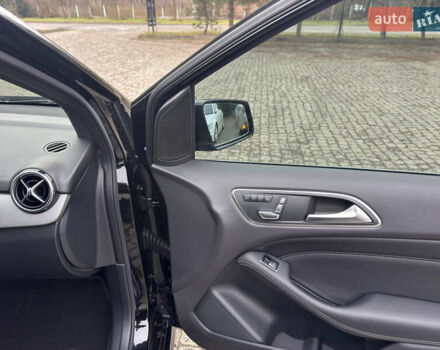Черный Мерседес Б-класс, объемом двигателя 2 л и пробегом 90 тыс. км за 16900 $, фото 15 на Automoto.ua