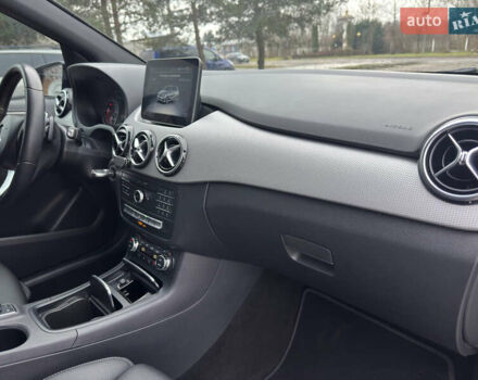 Черный Мерседес Б-класс, объемом двигателя 2 л и пробегом 90 тыс. км за 16900 $, фото 18 на Automoto.ua