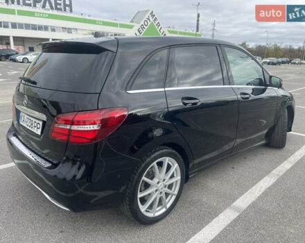 Черный Мерседес Б-класс, объемом двигателя 2.14 л и пробегом 251 тыс. км за 13500 $, фото 3 на Automoto.ua