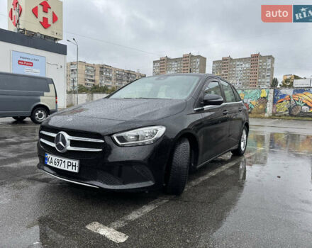 Черный Мерседес Б-класс, объемом двигателя 1.5 л и пробегом 142 тыс. км за 19950 $, фото 2 на Automoto.ua