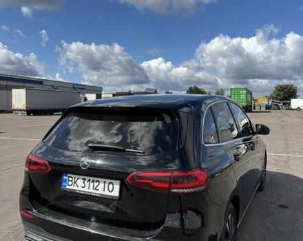 Черный Мерседес Б-класс, объемом двигателя 1.33 л и пробегом 200 тыс. км за 19900 $, фото 1 на Automoto.ua