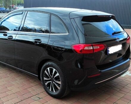 Чорний Мерседес Б-клас, об'ємом двигуна 2 л та пробігом 140 тис. км за 19800 $, фото 4 на Automoto.ua