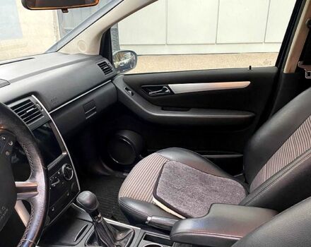 Мерседес Б-класс 2007 в Черкассах на Automoto.ua Черный Мерседес Б-класс, объемом двигателя 2 л и пробегом 270 тыс. км за 5700 $, фото 5 на Automoto.ua