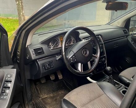 Мерседес Б-класс 2007 в Черкассах на Automoto.ua Черный Мерседес Б-класс, объемом двигателя 2 л и пробегом 270 тыс. км за 5700 $, фото 7 на Automoto.ua