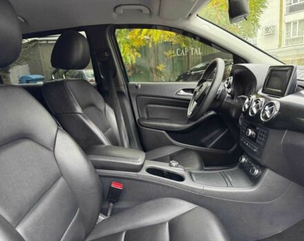 Черный Мерседес Б-класс, объемом двигателя 2 л и пробегом 190 тыс. км за 10900 $, фото 10 на Automoto.ua