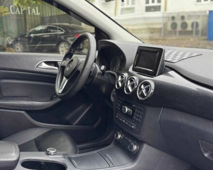 Черный Мерседес Б-класс, объемом двигателя 2 л и пробегом 190 тыс. км за 10900 $, фото 9 на Automoto.ua