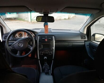 Мерседес Б-клас 2009 у Львові на Automoto.ua Чорний Мерседес Б-клас, об'ємом двигуна 2 л та пробігом 390 тис. км за 5800 $, фото 2 на Automoto.ua