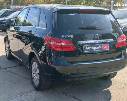 Черный Мерседес Б-класс, объемом двигателя 0 л и пробегом 138 тыс. км за 10990 $, фото 11 на Automoto.ua