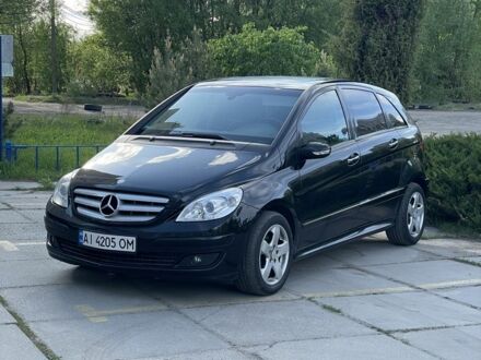 Мерседес Б-клас 2005 у Києві на Automoto.ua Чорний Мерседес Б-клас, об'ємом двигуна 2 л та пробігом 250 тис. км за 5500 $, фото 1 на Automoto.ua