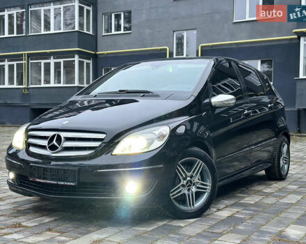 Черный Мерседес Б-класс, объемом двигателя 2 л и пробегом 193 тыс. км за 7700 $, фото 1 на Automoto.ua