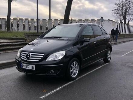 Черный Мерседес Б-класс, объемом двигателя 1.7 л и пробегом 290 тыс. км за 4500 $, фото 1 на Automoto.ua