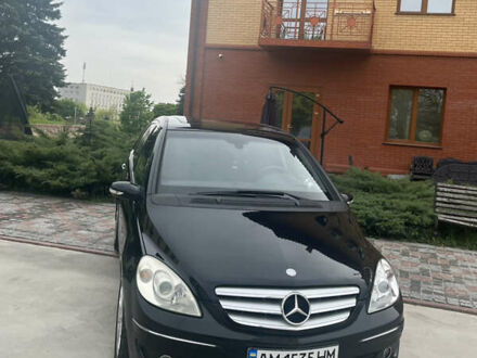 Мерседес Б-класс 2005 в Коростене на Automoto.ua Черный Мерседес Б-класс, объемом двигателя 1.7 л и пробегом 166 тыс. км за 6900 $, фото 1 на Automoto.ua