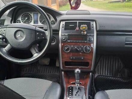 Мерседес Б-класс 2006 в Черновцах на Automoto.ua Черный Мерседес Б-класс, объемом двигателя 2 л и пробегом 235 тыс. км за 5800 $, фото 1 на Automoto.ua