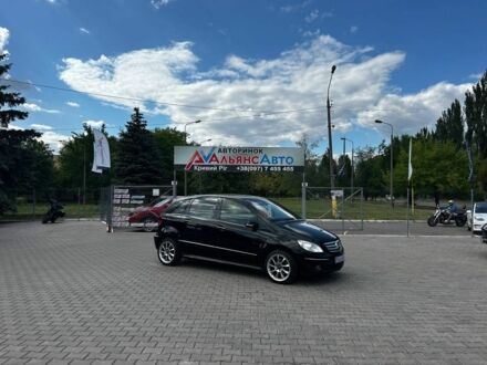 Мерседес Б-клас 2006 у Кривому Розі на Automoto.ua Чорний Мерседес Б-клас, об'ємом двигуна 2 л та пробігом 181 тис. км за 6800 $, фото 1 на Automoto.ua