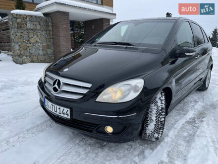 Черный Мерседес Б-класс, объемом двигателя 2 л и пробегом 176 тыс. км за 6700 $, фото 1 на Automoto.ua