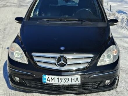 Черный Мерседес Б-класс, объемом двигателя 1.7 л и пробегом 313 тыс. км за 6200 $, фото 1 на Automoto.ua