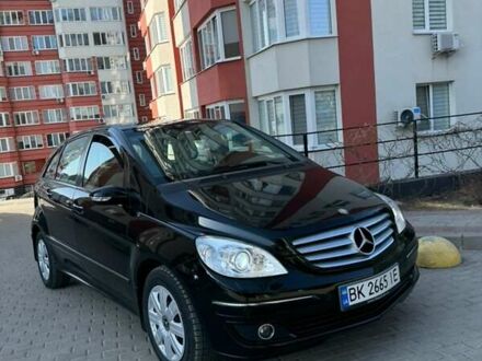 Черный Мерседес Б-класс, объемом двигателя 1.99 л и пробегом 214 тыс. км за 6900 $, фото 1 на Automoto.ua
