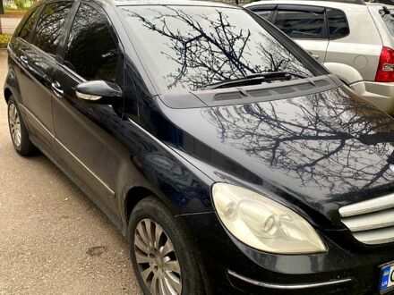 Мерседес Б-класс 2007 в Черкассах на Automoto.ua Черный Мерседес Б-класс, объемом двигателя 2 л и пробегом 270 тыс. км за 5700 $, фото 1 на Automoto.ua