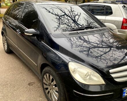 Черный Мерседес Б-класс, объемом двигателя 2 л и пробегом 270 тыс. км за 5700 $, фото 1 на Automoto.ua