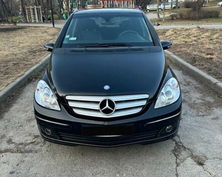 Черный Мерседес Б-класс, объемом двигателя 2 л и пробегом 280 тыс. км за 3950 $, фото 1 на Automoto.ua