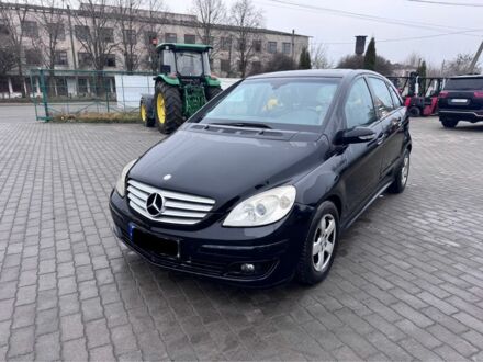 Черный Мерседес Б-класс, объемом двигателя 2 л и пробегом 360 тыс. км за 2699 $, фото 1 на Automoto.ua