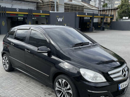 Черный Мерседес Б-класс, объемом двигателя 2.03 л и пробегом 118 тыс. км за 7600 $, фото 1 на Automoto.ua