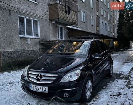Черный Мерседес Б-класс, объемом двигателя 1.99 л и пробегом 337 тыс. км за 5000 $, фото 1 на Automoto.ua