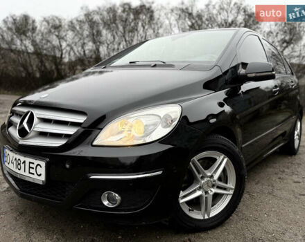Черный Мерседес Б-класс, объемом двигателя 2.03 л и пробегом 205 тыс. км за 6999 $, фото 1 на Automoto.ua