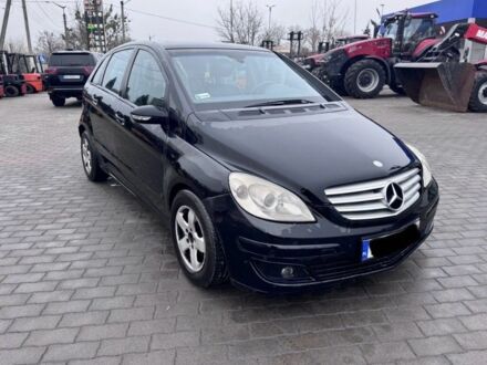 Черный Мерседес Б-класс, объемом двигателя 2 л и пробегом 250 тыс. км за 2300 $, фото 1 на Automoto.ua