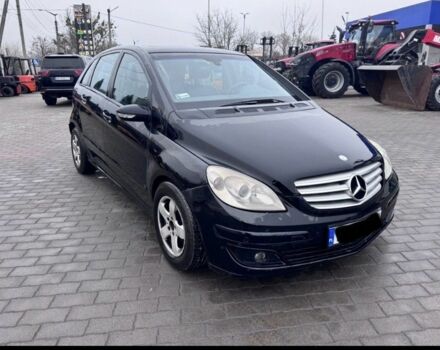 Черный Мерседес Б-класс, объемом двигателя 2 л и пробегом 250 тыс. км за 2300 $, фото 1 на Automoto.ua