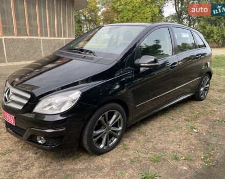Чорний Мерседес Б-клас, об'ємом двигуна 1.7 л та пробігом 204 тис. км за 8300 $, фото 1 на Automoto.ua