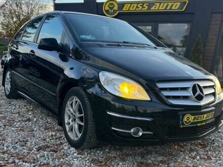 Мерседес Б-клас 2009 у Коломые на Automoto.ua Чорний Мерседес Б-клас, об'ємом двигуна 2 л та пробігом 218 тис. км за 7600 $, фото 1 на Automoto.ua