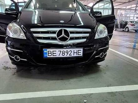 Чорний Мерседес Б-клас, об'ємом двигуна 1.7 л та пробігом 110 тис. км за 7500 $, фото 1 на Automoto.ua