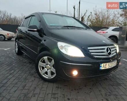 Черный Мерседес Б-класс, объемом двигателя 1.7 л и пробегом 70 тыс. км за 7300 $, фото 1 на Automoto.ua