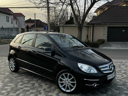 Мерседес Б-клас 2010 у Одесі на Automoto.ua Чорний Мерседес Б-клас, об'ємом двигуна 1.7 л та пробігом 136 тис. км за 8300 $, фото 1 на Automoto.ua