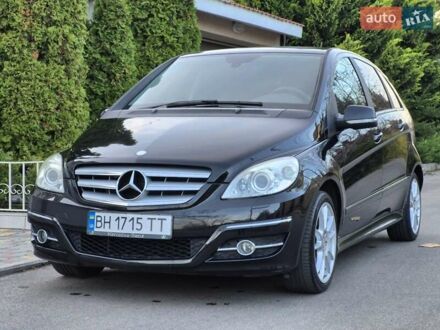 Черный Мерседес Б-класс, объемом двигателя 1.8 л и пробегом 70 тыс. км за 7999 $, фото 1 на Automoto.ua