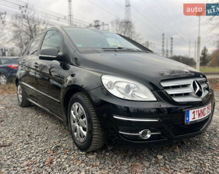 Чорний Мерседес Б-клас, об'ємом двигуна 1.7 л та пробігом 210 тис. км за 8200 $, фото 1 на Automoto.ua