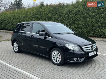Черный Мерседес Б-класс, объемом двигателя 1.8 л и пробегом 295 тыс. км за 10800 $, фото 1 на Automoto.ua