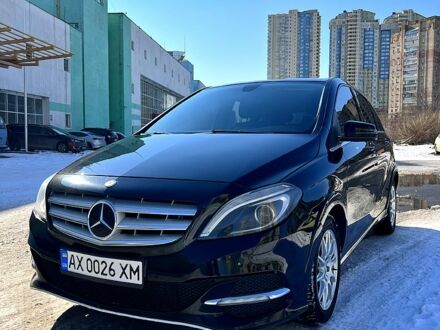 Мерседес Б-класс 2014 в Киеве на Automoto.ua Черный Мерседес Б-класс, объемом двигателя 2 л и пробегом 270 тыс. км за 10800 $, фото 1 на Automoto.ua