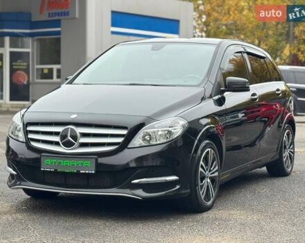 Чорний Мерседес Б-клас, об'ємом двигуна 2 л та пробігом 190 тис. км за 10900 $, фото 1 на Automoto.ua