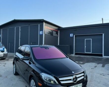 Черный Мерседес Б-класс, объемом двигателя 0 л и пробегом 197 тыс. км за 12000 $, фото 1 на Automoto.ua