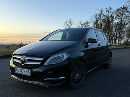 Черный Мерседес Б-класс, объемом двигателя 0 л и пробегом 120 тыс. км за 10000 $, фото 1 на Automoto.ua