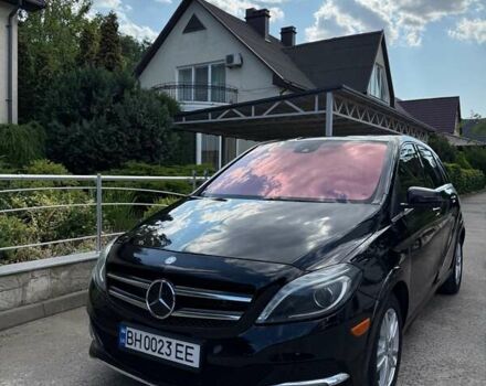 Черный Мерседес Б-класс, объемом двигателя 0 л и пробегом 137 тыс. км за 11200 $, фото 1 на Automoto.ua