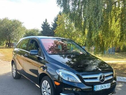 Мерседес Б-класс 2015 в Лубнах на Automoto.ua Черный Мерседес Б-класс, объемом двигателя 0 л и пробегом 159 тыс. км за 10700 $, фото 1 на Automoto.ua