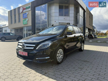 Мерседес Б-клас 2015 у Радехове на Automoto.ua Чорний Мерседес Б-клас, об'ємом двигуна 0 л та пробігом 180 тис. км за 8800 $, фото 1 на Automoto.ua