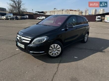 Черный Мерседес Б-класс, объемом двигателя 0 л и пробегом 100 тыс. км за 9000 $, фото 1 на Automoto.ua