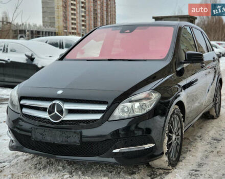 Черный Мерседес Б-класс, объемом двигателя 0 л и пробегом 153 тыс. км за 9900 $, фото 1 на Automoto.ua